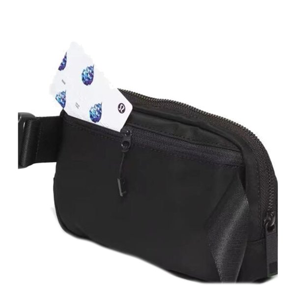 Lululemon Everywhere Belt Bag 1L Black - Picture 3 of 5